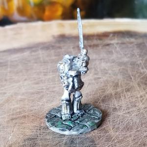 Headless Skeleton Swordsman