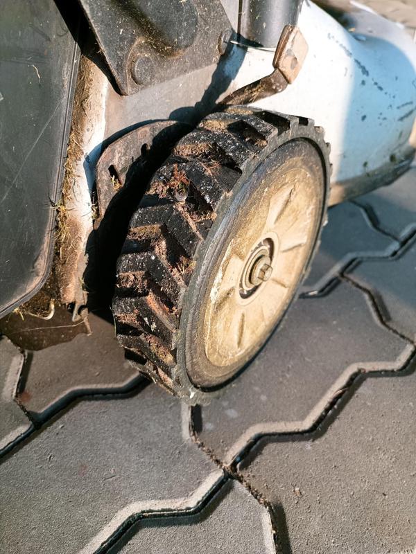 Honda grass cutter rear wheel repar kit