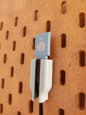 Skadis USB Mount