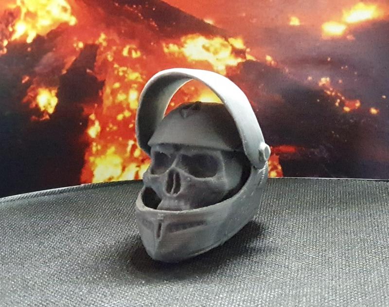 Skull Crash hat keyring