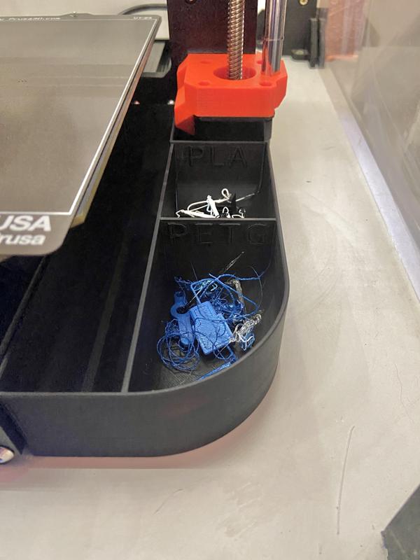MK4 waste box  with divisions  for PLA and PETG
