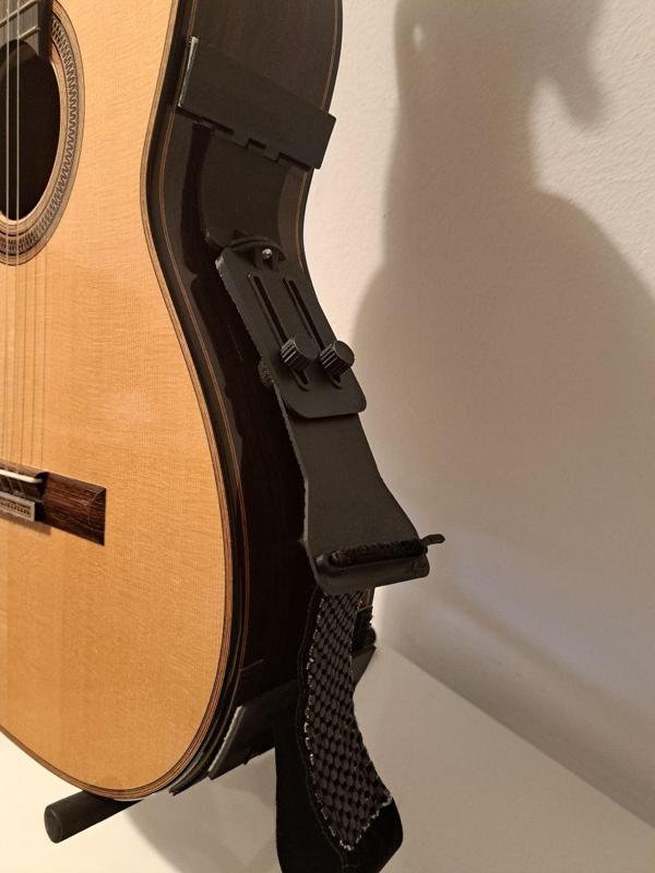 Guitar hold / Guitar support