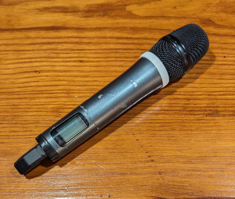 Microphone color band identifier