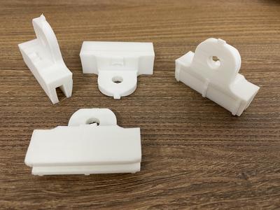 Car window door glass retainer clip