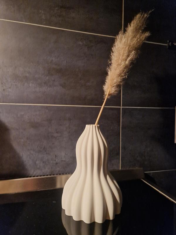 Vase modern wave design