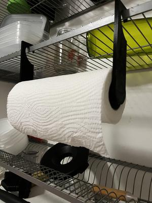 Hanging paper towel holder