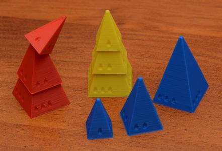 Looney (Icehouse) pyramids and Zendo pieces