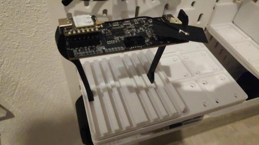 Soldering helper with Gridfinity base