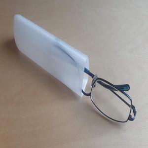 Open glasses case