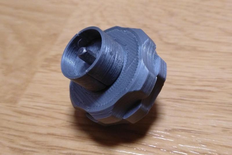 Compact bit handler (with Fusion360 sources)