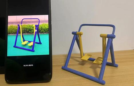Spacewalker/Park Walker (fits dummy13 size) can be used as a phone stand