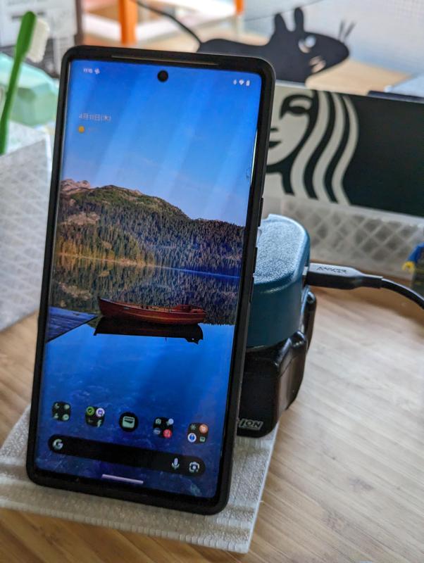 Smartphone rest with Makita battery