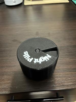 Pill organizer day/night pills