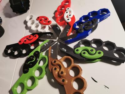 Foldable utility knife