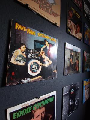 Vinyl Record Wall Mount with screws