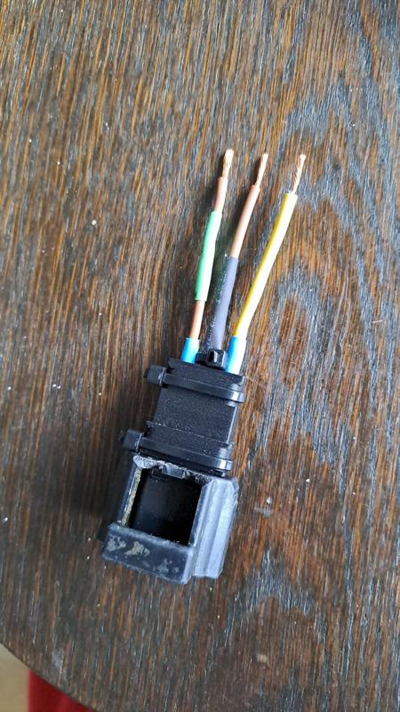 Jeep ZJ NSS plug strain relief