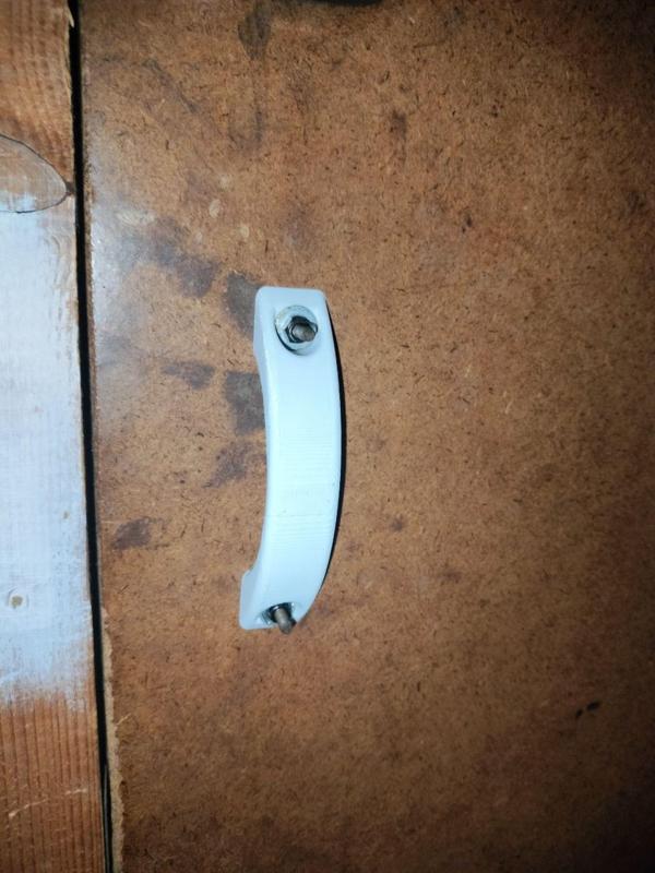 Poignee porte M4 / 85 mm