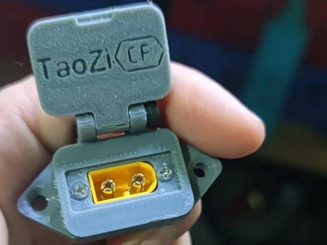 Charging port to XT60