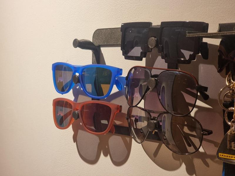 Sunglass holder x6, only classic fit