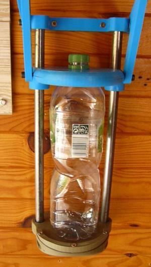 Bottles and Cans Compactor