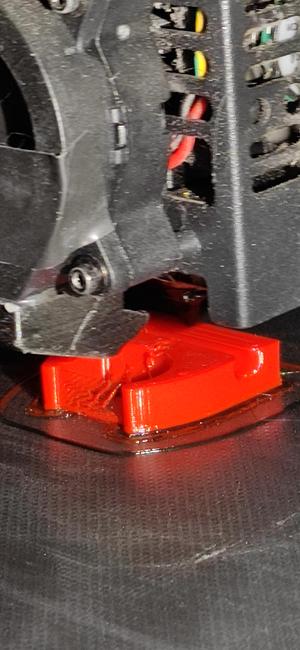 Rohrschelle mir 2 Löcher zum verbinden oder festhalten oder schrauben oder was auch immer