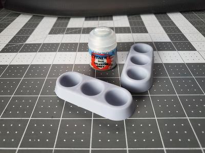 Paint mixing tray