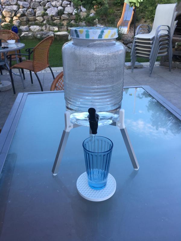 drinks dispenser stand