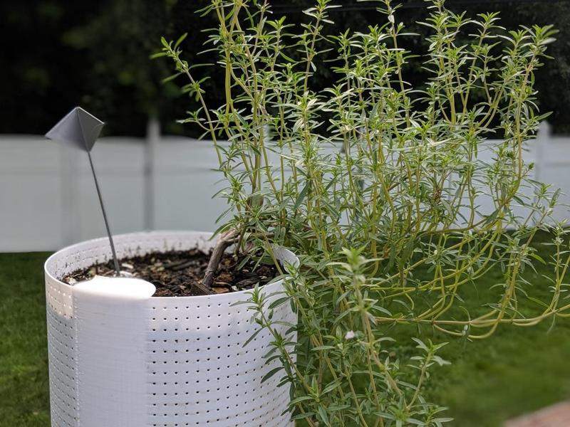 Mosquito-Proof Self Watering Planter