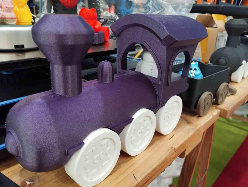 Ayudame3d Train for Helpi