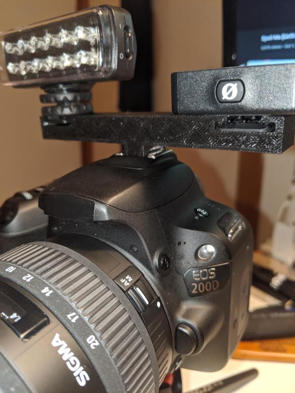 Simple Dual Camera Hot-shoe mountable extension