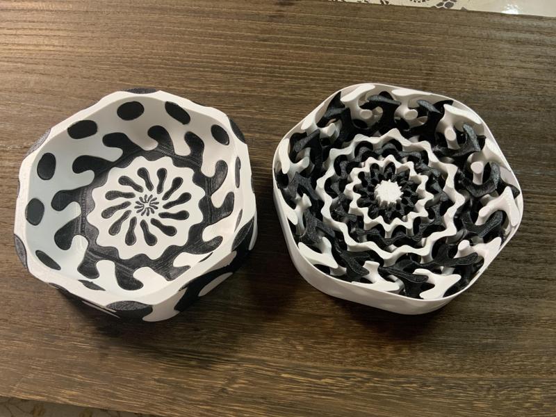 Bowl with gyroid pattern