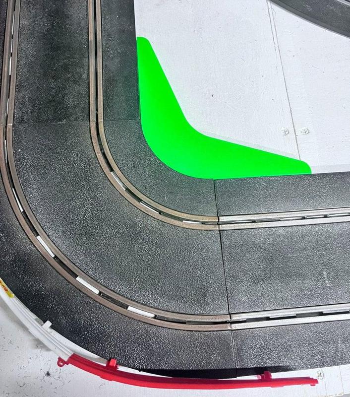Scalextric 90 degree inner border