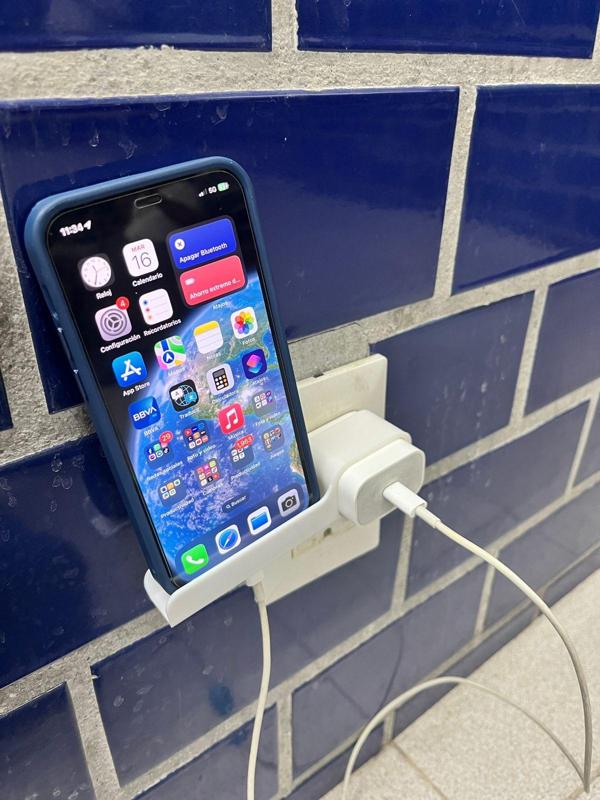 IPHONE WALL CHARGER HOLDER (ISOTALO3D REMIX)