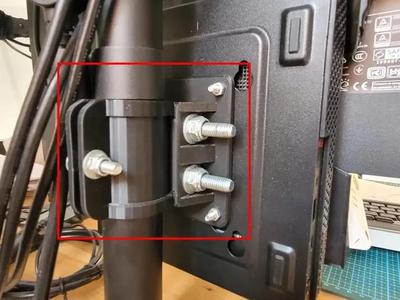 VESA 75x75 mount plate to 35mm pole