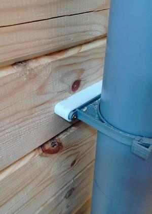 Подставка под хомут для канализационной трубы 110 ммм. Stand for clamp for sewer pipe 110 mm.