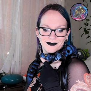 Snake Finger + Shoulder Puppet