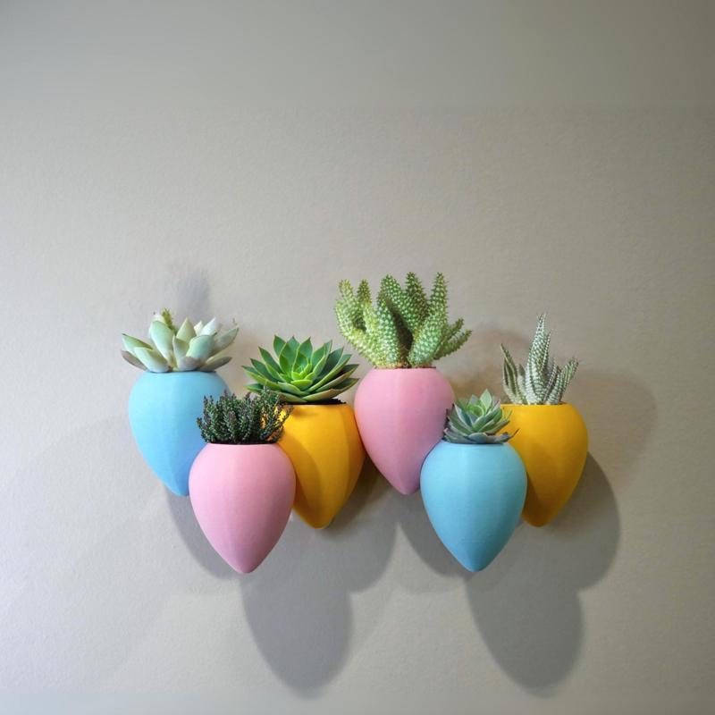Large Balloons Wall Vase: multicolour option