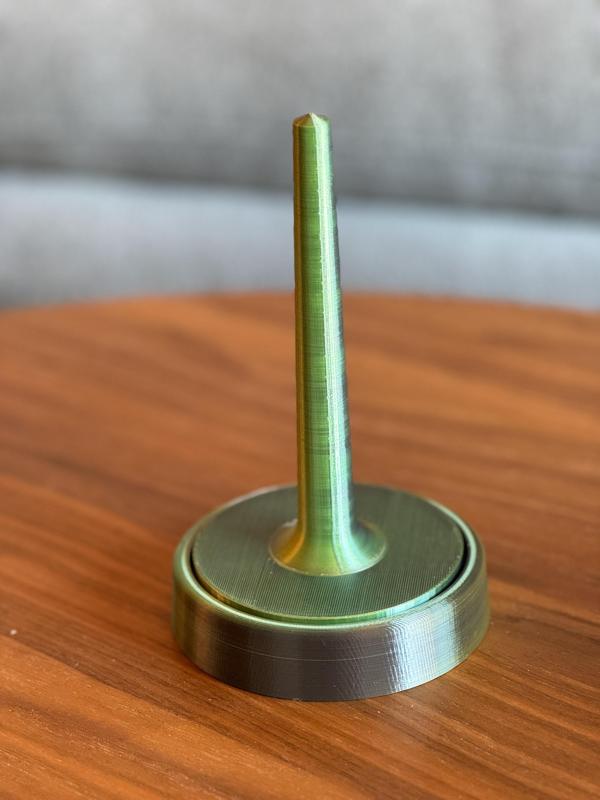 Yarn Spinner with stronger spindle peg