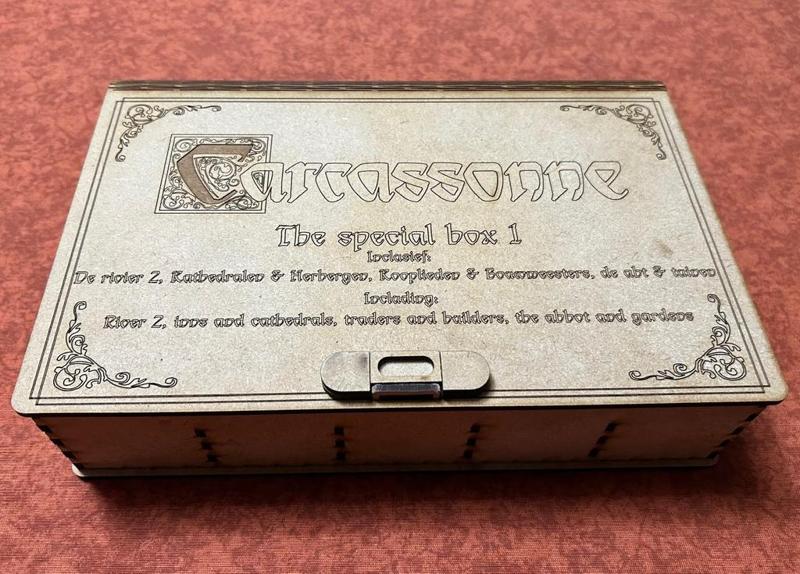 Boxed Carcassonne (+river 2, the abbot, inns and cathedrals, traders and builders)