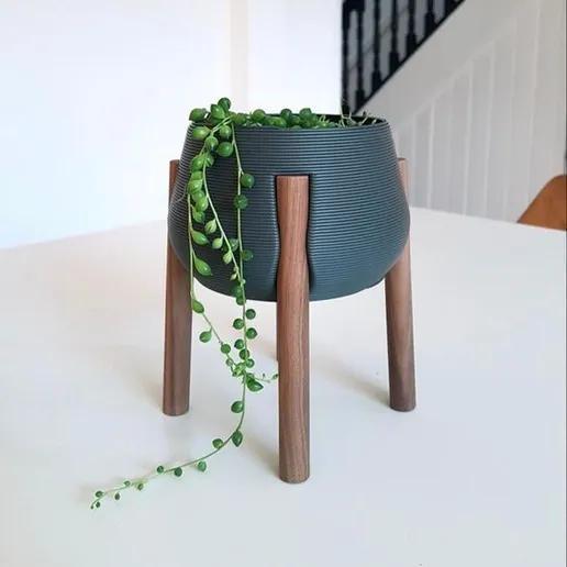 Natural Elegance Pot Stand