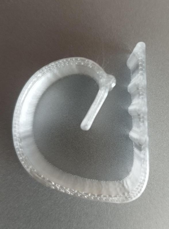 Tablecloth clip for the glass table