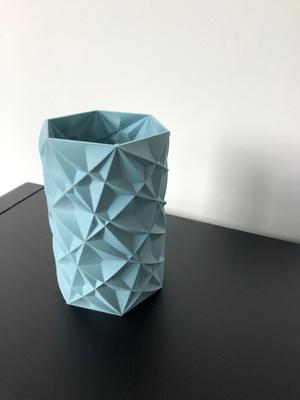 Complex vase
