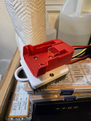 Milwaukee M18 Battery Adapter