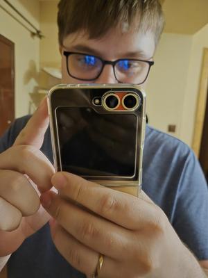 Z-flip 6 anti dust cam space