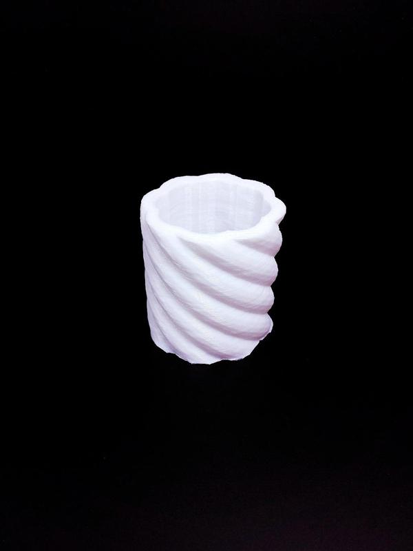 twisting flower pot 3