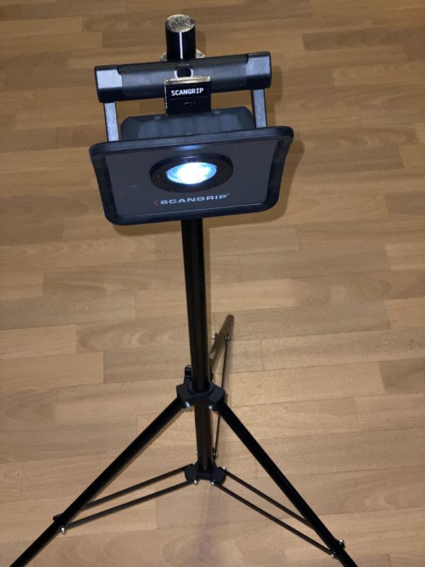 Scangrip Universal Halter für Manfrotto Leuchtenstativ - Nova R bis Nova SPS 6