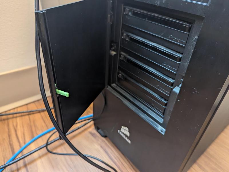 Corsair 800D Replacement Hot-Swap Drive Bay Latch