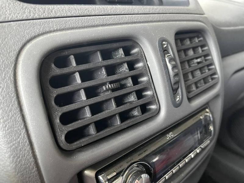 Renault Clio 2 Mid Vent Grille, fully functional, updated