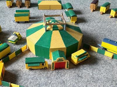 Circus - Small circus tent  (z-scale)