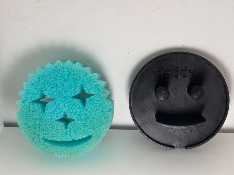 Scrub Daddy and Mommy sponge squeezer
